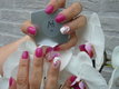 De beaux faux ongles en gel tout au long de...