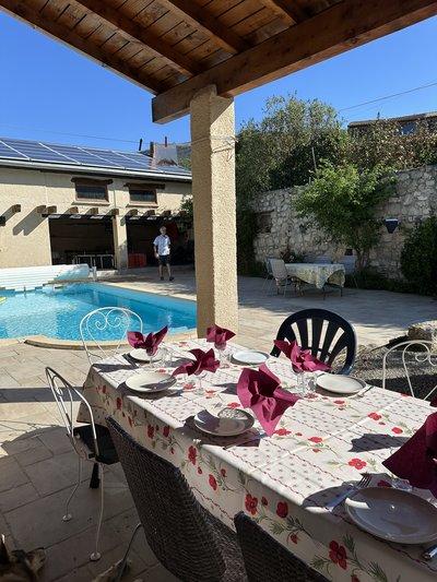 Bergerie de charme tout confort avec piscine .