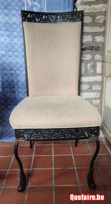 Chaises en métal rembourrées