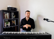 Tu cherches un professeur de piano sérieux et...
