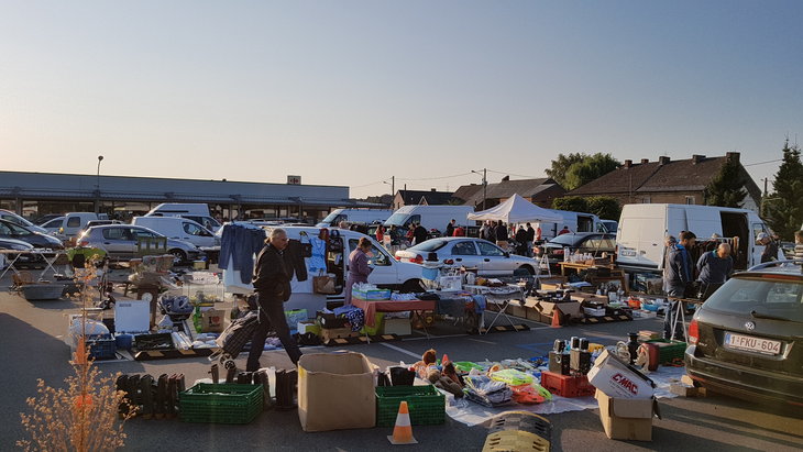 Brocante parking Family-Center