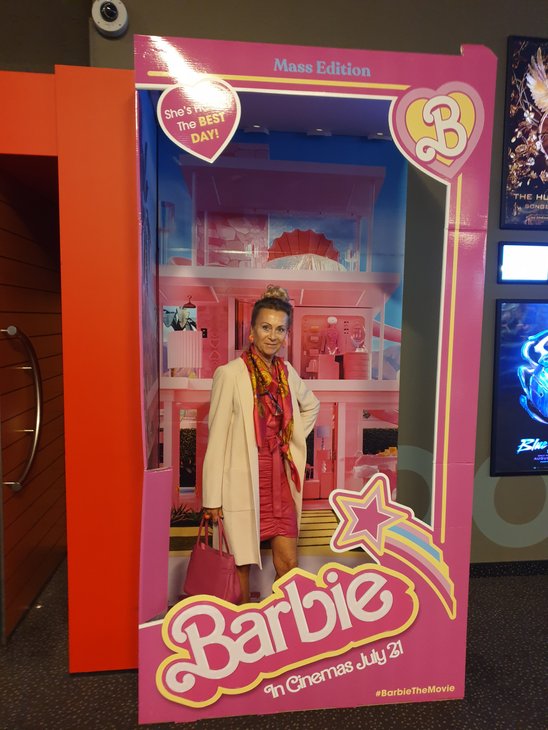 Expositions Aprs ans, poupe Barbie toujours aussi ?