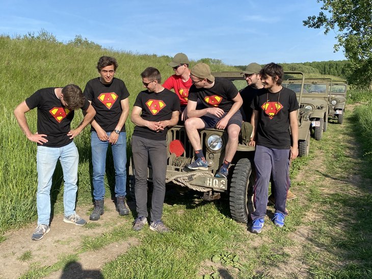 Loisirs Les quipes Warbird Routes : tourne historique volant d'une jeep Willys