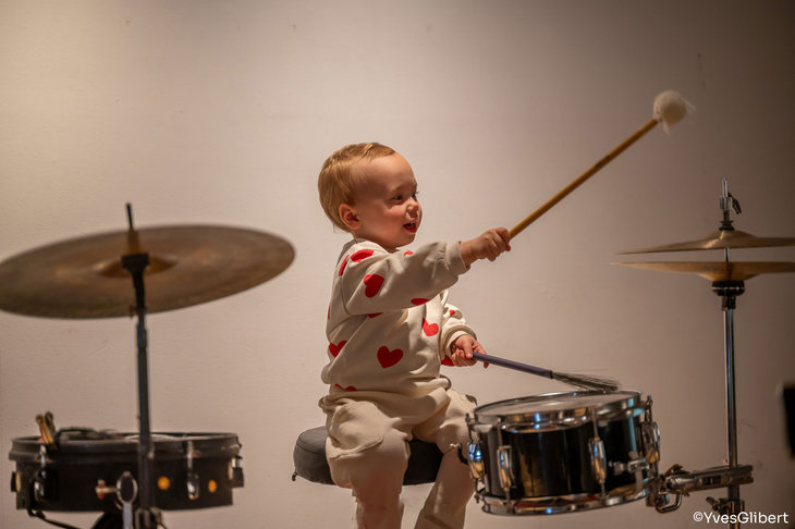 Stages,cours Ateliers 4 mains - Bébé danse musique live - Flow