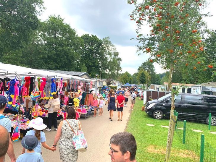  37e Brocante Artisanat d après-midi Judo club Saint-Denis