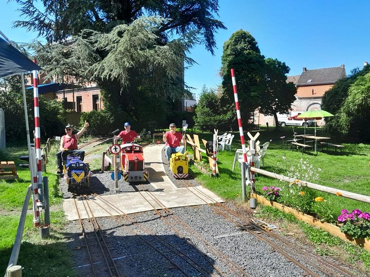 Loisirs Journée circulation Train jardin