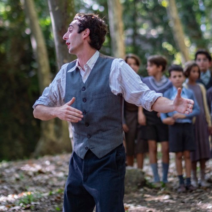 Spectacles The Teacher Promised Sea