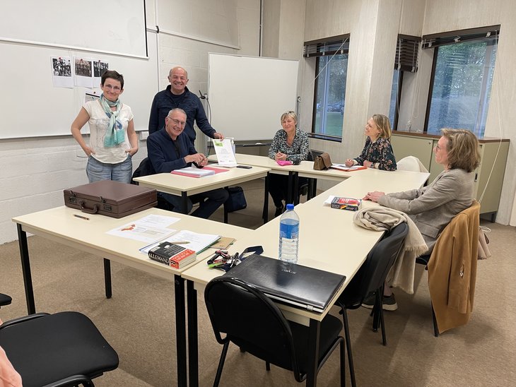 Stages,cours Tables conversation 6 langues (DE, Es, Lu, Nl)