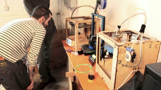 Stages,cours SESSION LIBRE - MACHINES NUMÉRIQUES