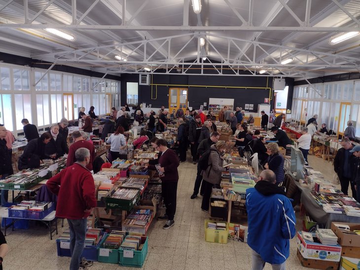 Loisirs 21 bourse livres, disques, cd, dvd…