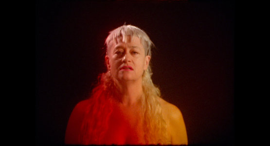 Spectacles Peaches Goes Bananas