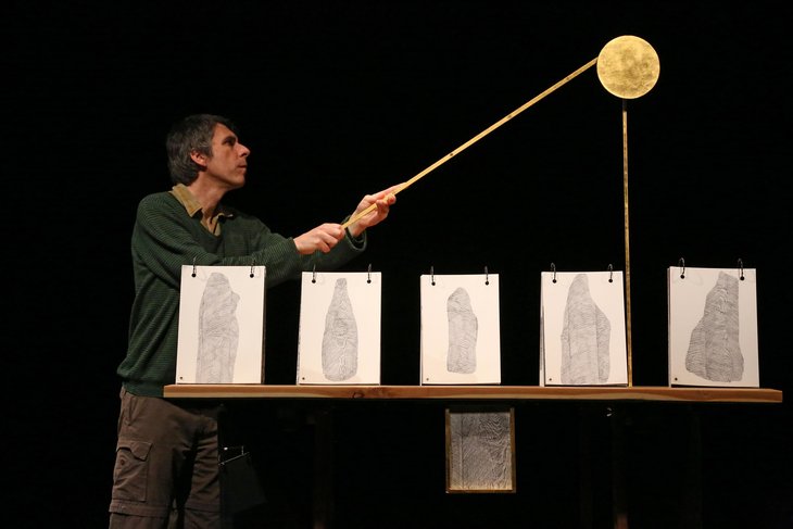 Spectacles L Appartement trous, spectacle et Patrick Corillon