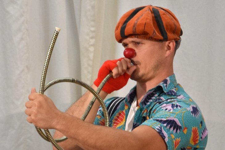 Stages,cours Quand clown s’empare objets