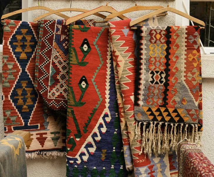 Loisirs Petit marché d artisanat de créations amazighes