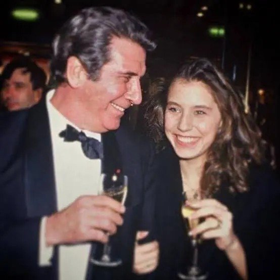 Concerts Emily Bécaud raconte chante papa.