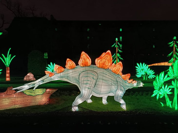 Spectacles Jurassic expo dinosaurus animatronic