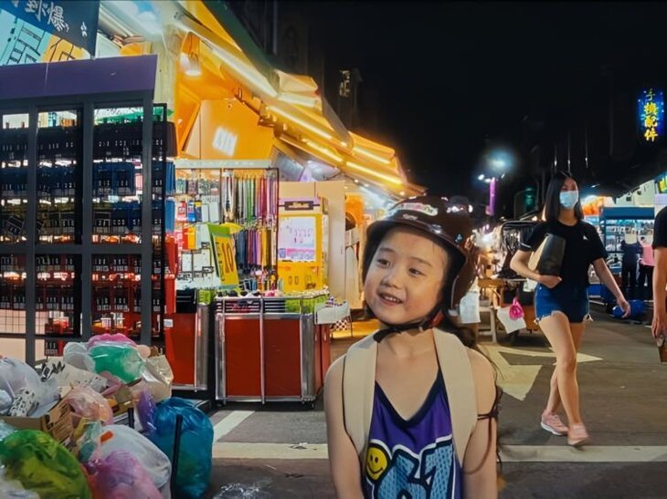 Spectacles Left handed girl