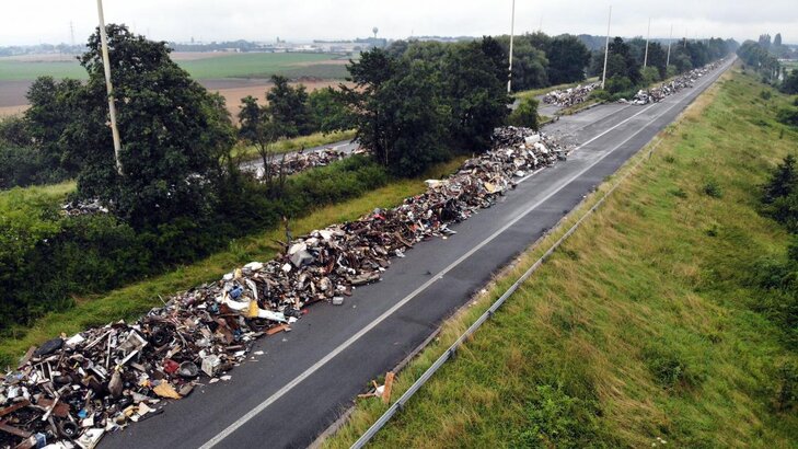 Conférences Gestion déchets après inondations dans vallée - travail étonnant 