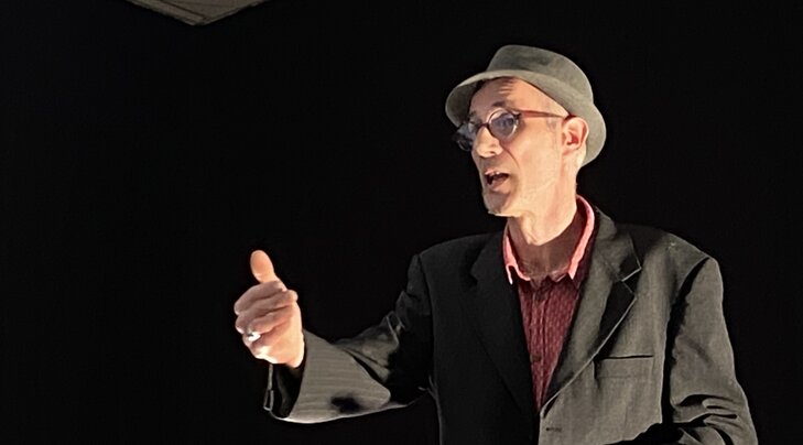 Spectacles Festival Brin d causette - Histoires chapeau - Nicolas Popovic