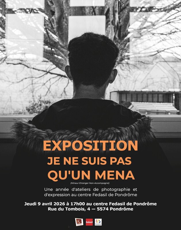 Expositions Photographier pour exister : jeunes centre d accueil Pondrôme devant e