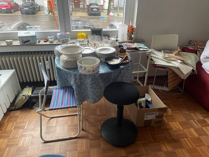  Vide appartement, tout à donner.