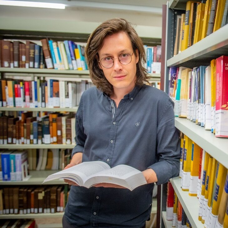 Conférences Conférence : Extrême droite démocratie : entre opposition récupération »