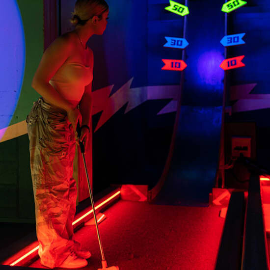 Expositions Arcade Golf - Prison Island