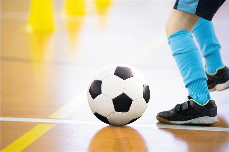 Stages,cours Néerlandais + Mini-foot - Explorers