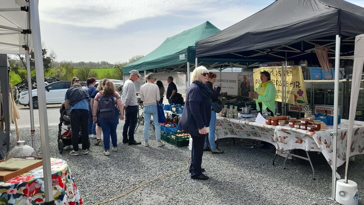 Loisirs Marché petits producteurs Hour alentours