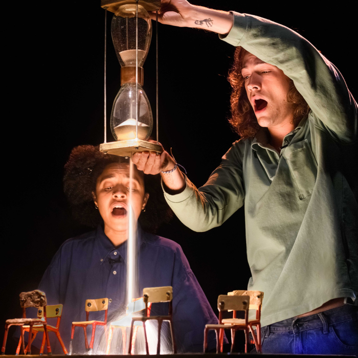 Spectacles Assis ma chaise