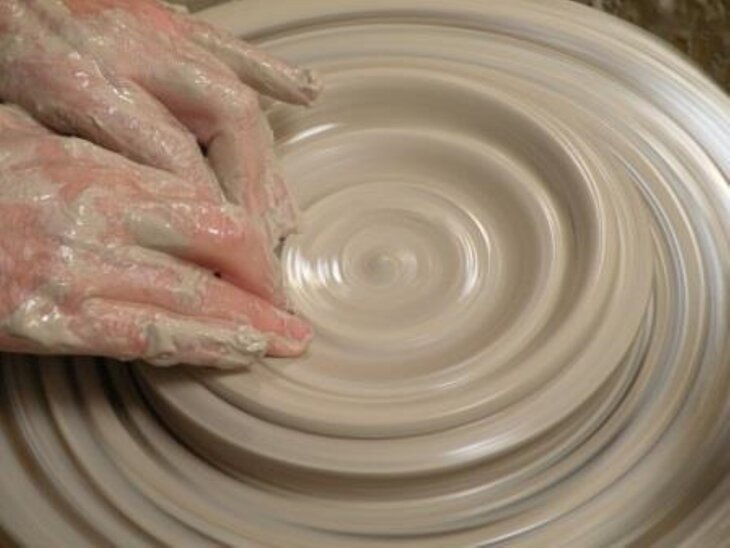 Stages,cours Stages céramique /modelage tournage pour adultes ados