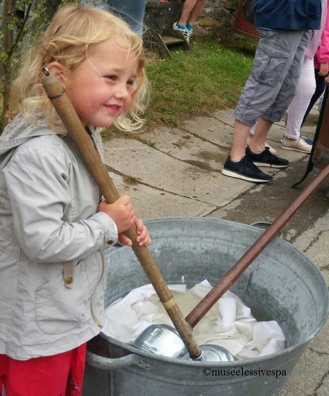 Loisirs Avec Petit fais lessive comme y a ans