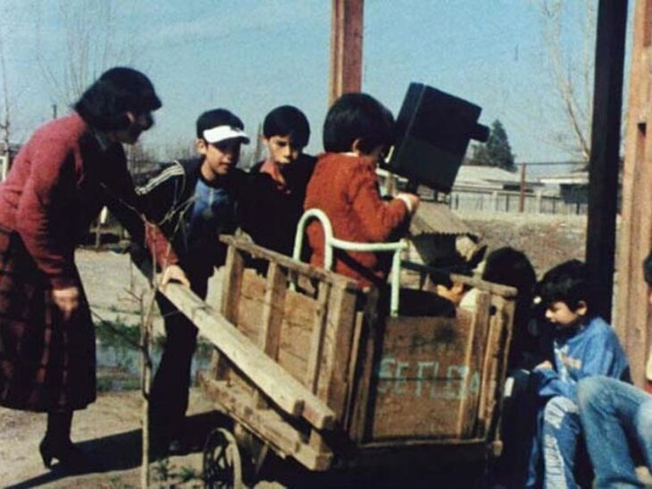 Spectacles Cent enfants attendent train