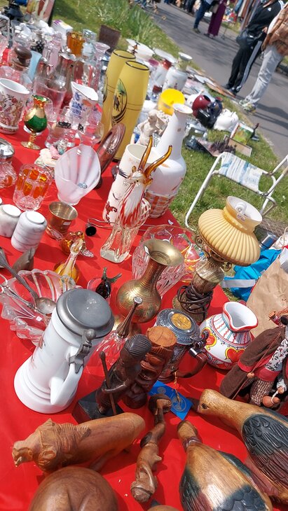  Garage Sale/Vide greniers