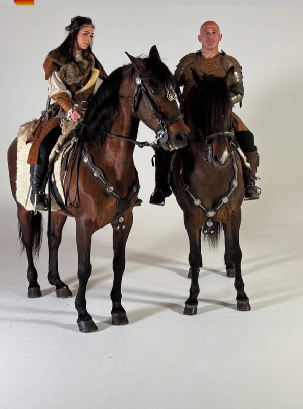 Spectacles Dancing with Horses