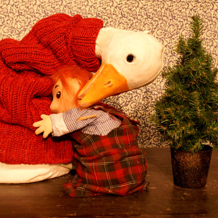 Spectacles Figurentheater Eigentlich:  Weihnachtsgans Auguste 