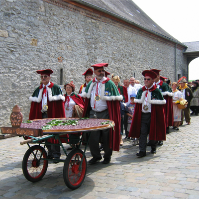 Loisirs 52ème Chapitre l Ordre Royal la Confrérie Taste-Cerise