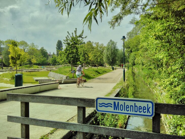 Loisirs Tour d été vélo: Bruxelles, fil l eau