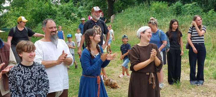 Loisirs En août, Poilvache dévoile jour)