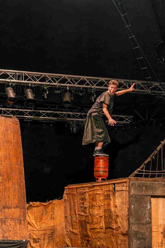 Spectacles Inextremiste - Cirque Inextremiste