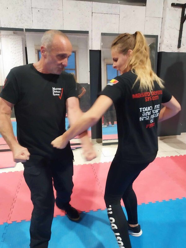 Stages,cours Self defense pour enfants adultes