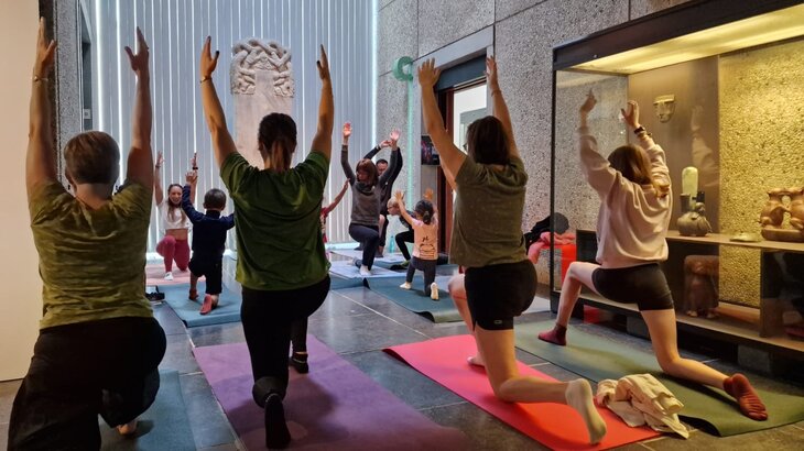 Loisirs Yoga famille