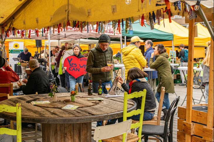 Loisirs Village associatif marché circuits courts