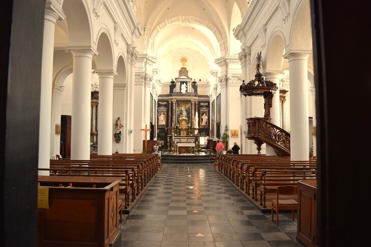 Loisirs Visite guidée la collégiale St-Georges Ste-Ode d Amay