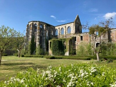Loisirs Balade découverte l Abbaye d Aulne avec Pac Beaumont