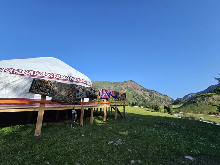 Excursions, séjours Deux semaines pèlerinage entre montagnes, lacs yourtes