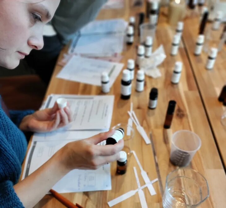 Stages,cours L art parfum naturel - Créez votre mélange parfumé préféré