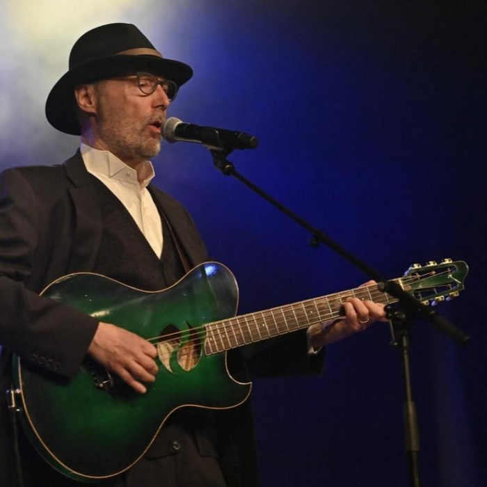 Concerts Hugh Featherstone : Ribs Memories